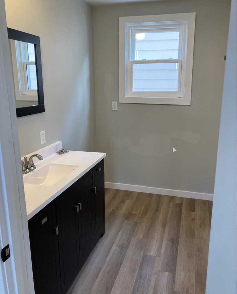 221 1st St Nw #NA - Photo 4 of 10