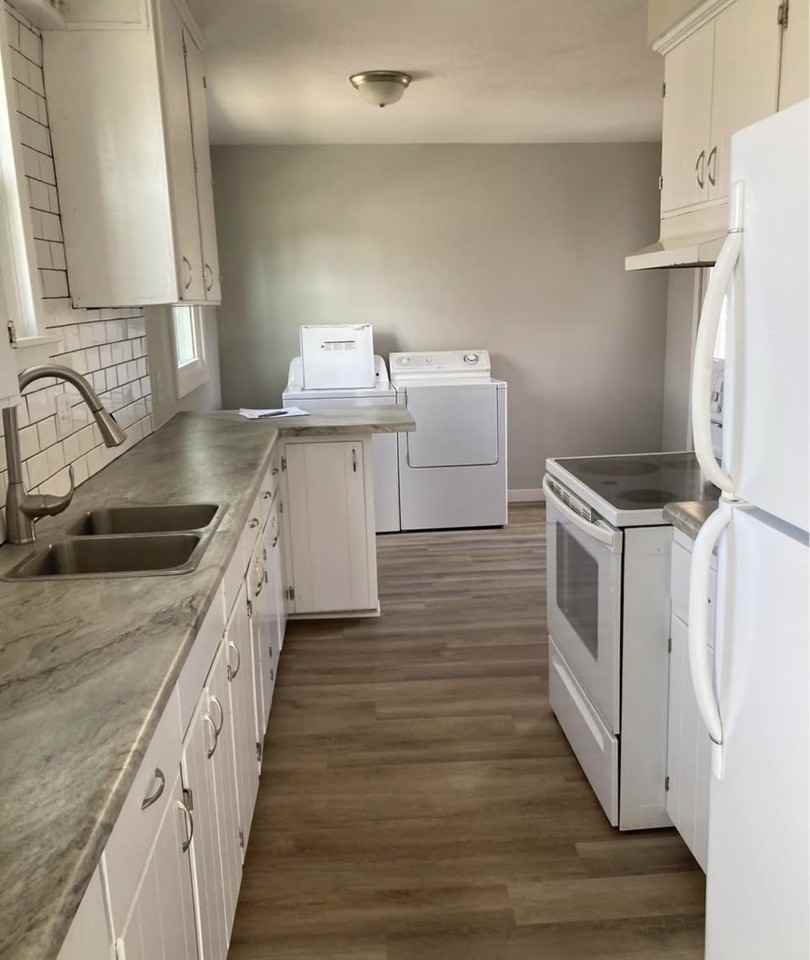 221 1st St Nw #NA - Photo 7 of 10