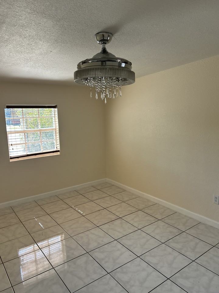 327 Nw 59th Ter #NA - Photo 4 of 10