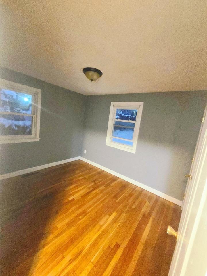 19 Glen St #2 - Photo 3 of 6