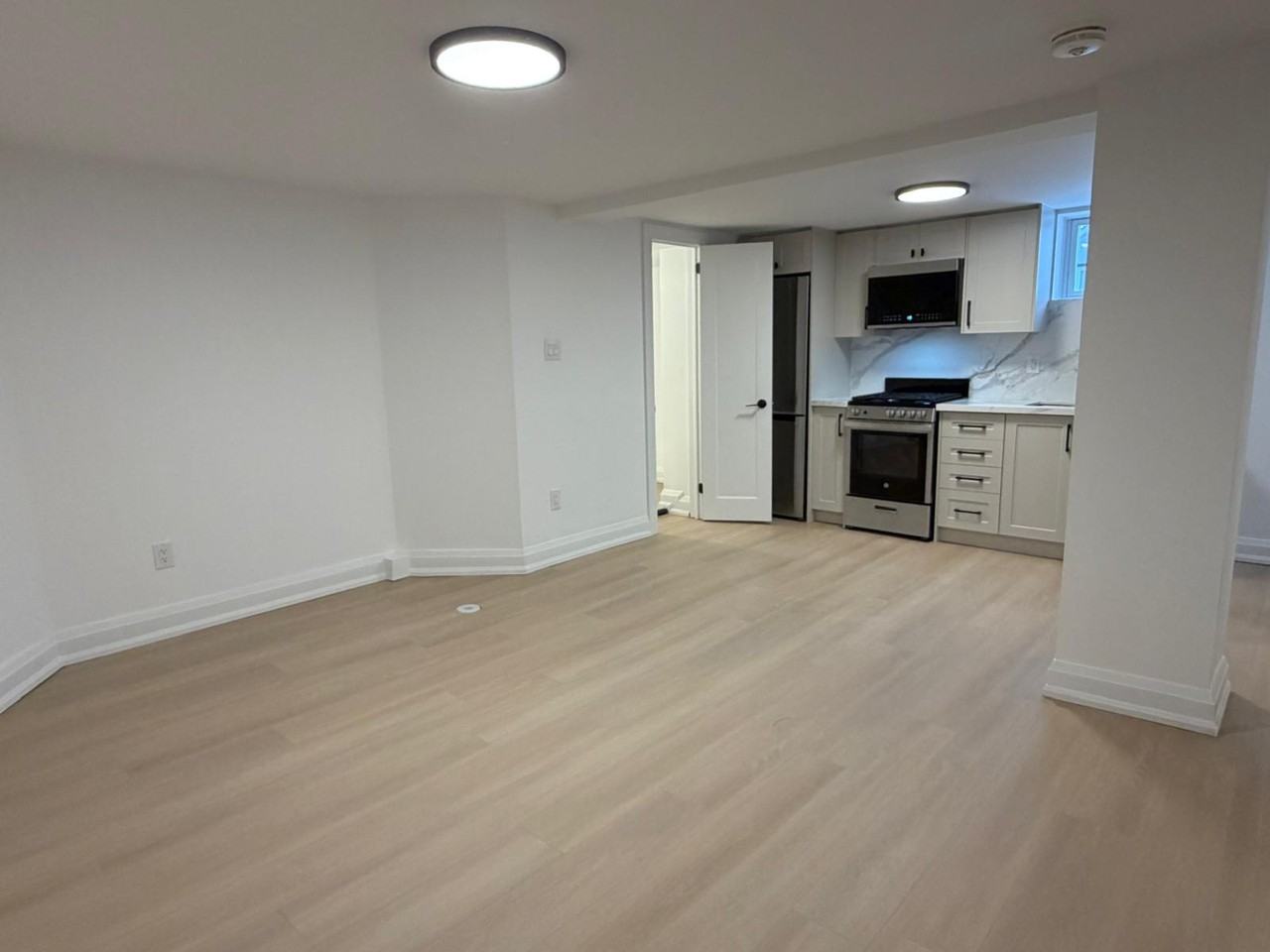 468 Lauder Avenue - Photo 6 of 17