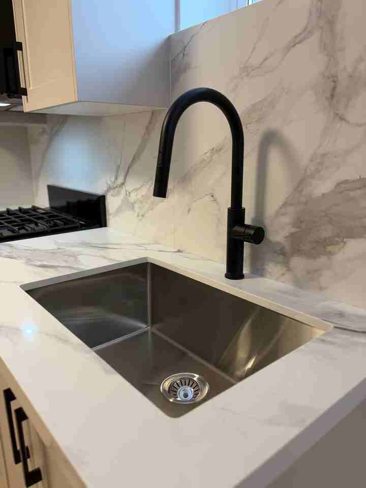 468 Lauder Avenue - Photo 3 of 17