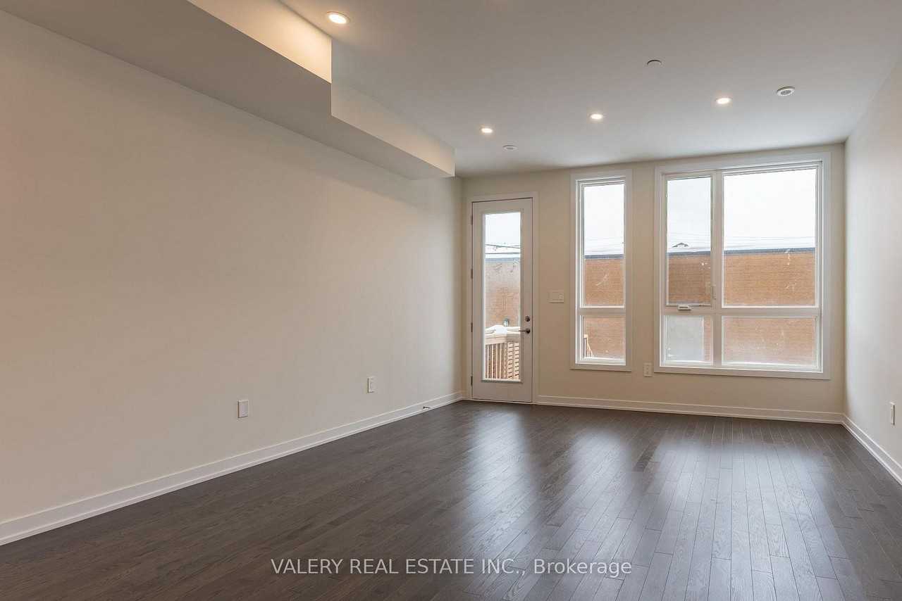 18 Green Gardens Boulevard - Photo 5 of 27