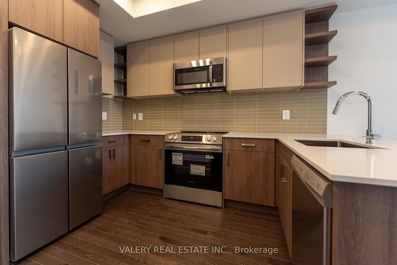 18 Green Gardens Boulevard - Photo 4 of 27