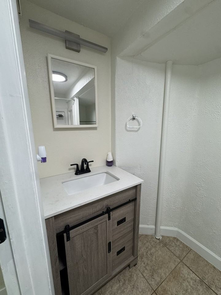 664 Colson Dr #1 - Photo 5 of 10