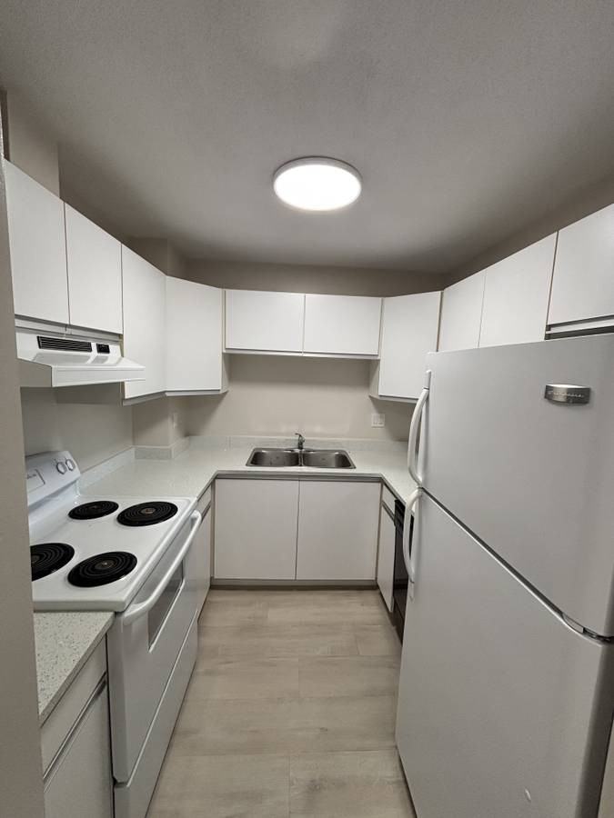 1670 56 Street #405 - Photo 6 of 11