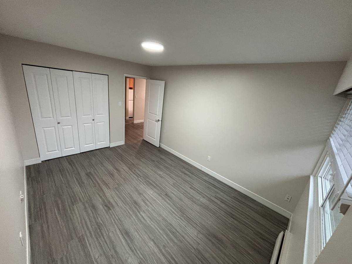 5521 16 Avenue #103 - Photo 5 of 10