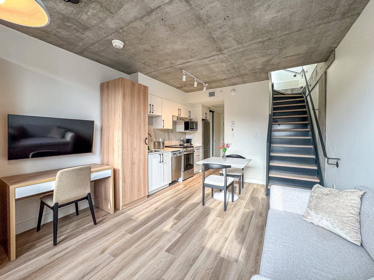 3882 Boulevard Saint-Laurent #402 - Photo 3 of 5