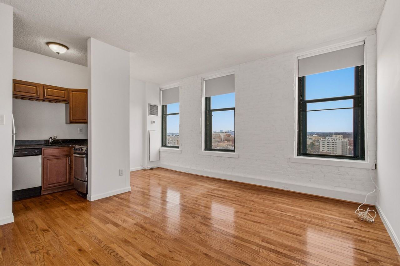 1615 Q St Nw - Photo 6 of 16