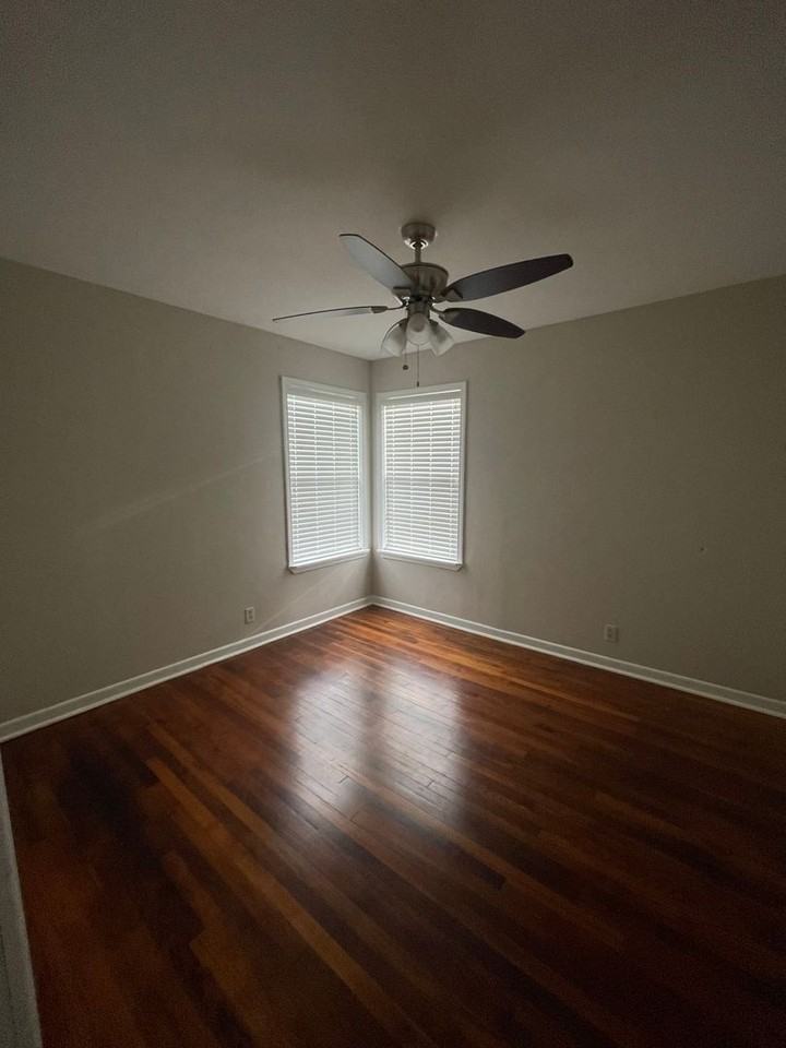 929 Ashland Dr - Photo 3 of 10