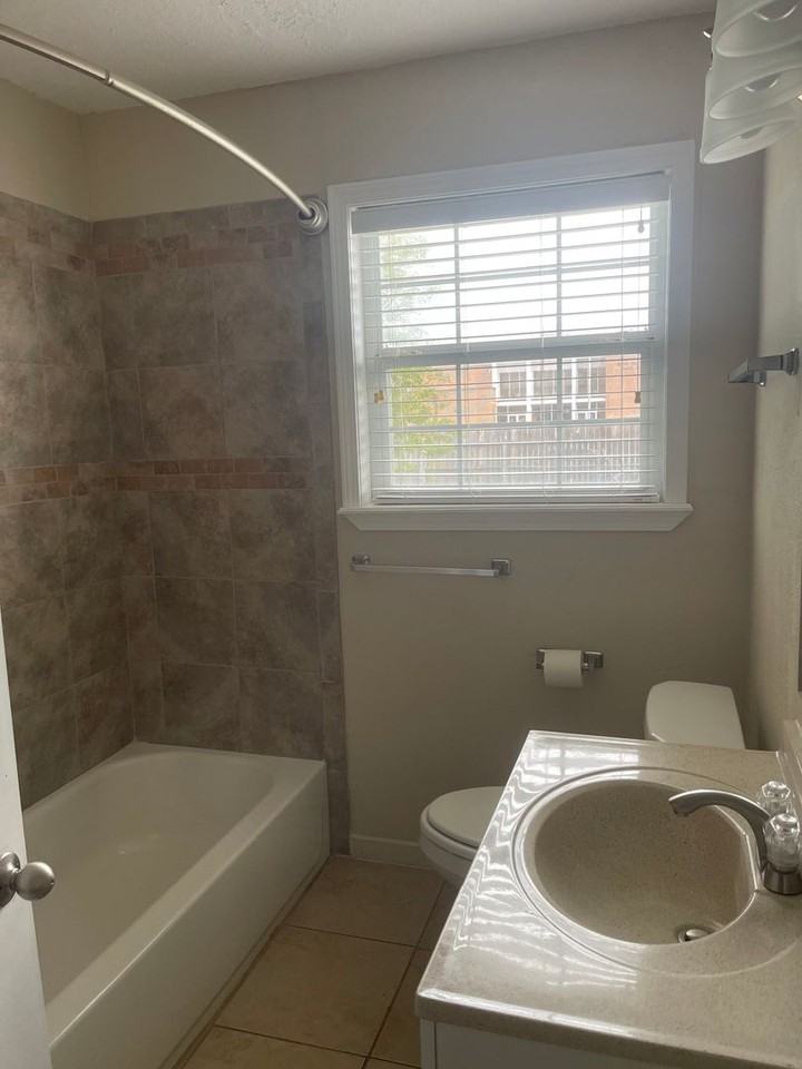 929 Ashland Dr - Photo 4 of 10