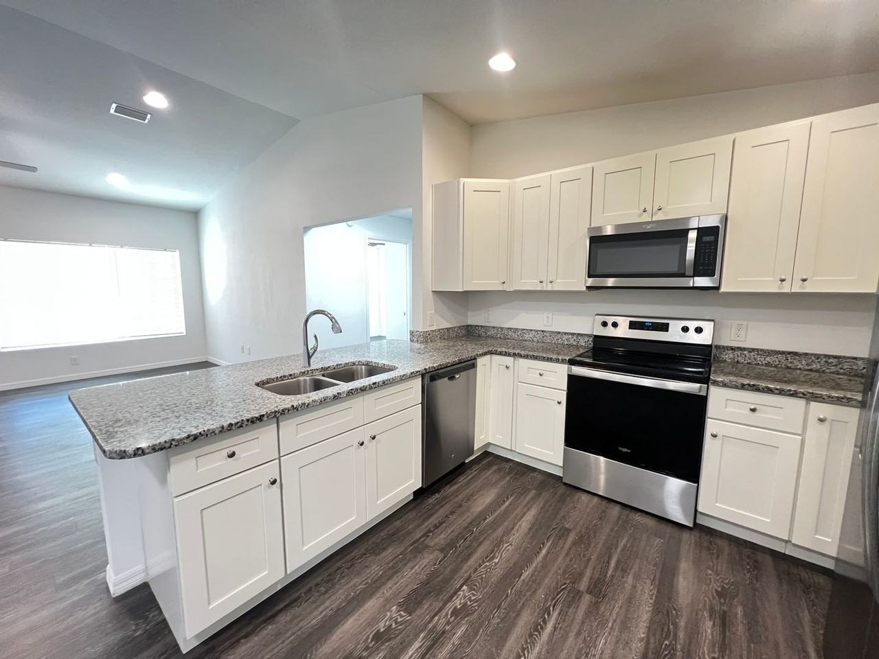 113 Fisher Ct - Photo 6 of 23