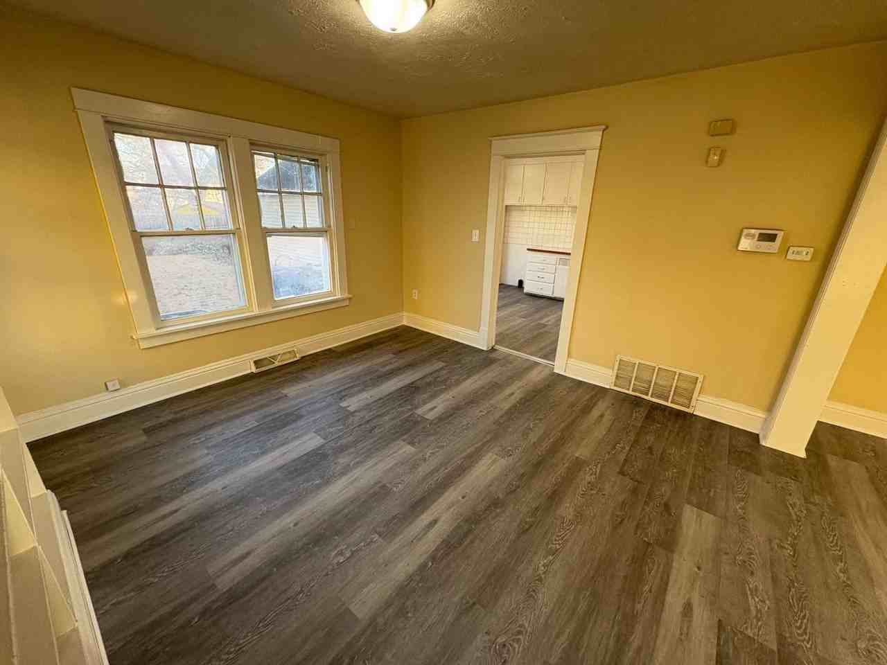 2142 Auburn Ave - Photo 3 of 20