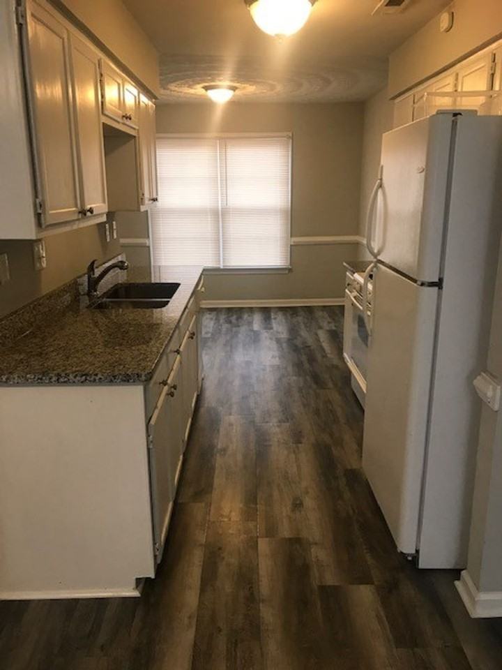 2123 Lyndora Rd - Photo 4 of 12