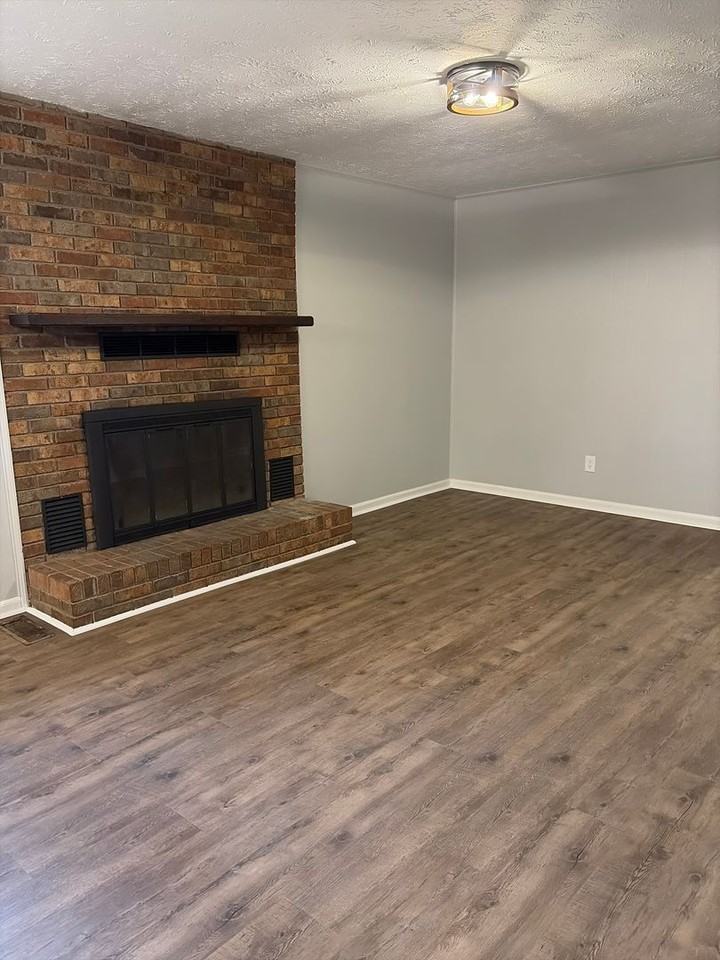 4037 Compton Cir - Photo 4 of 22