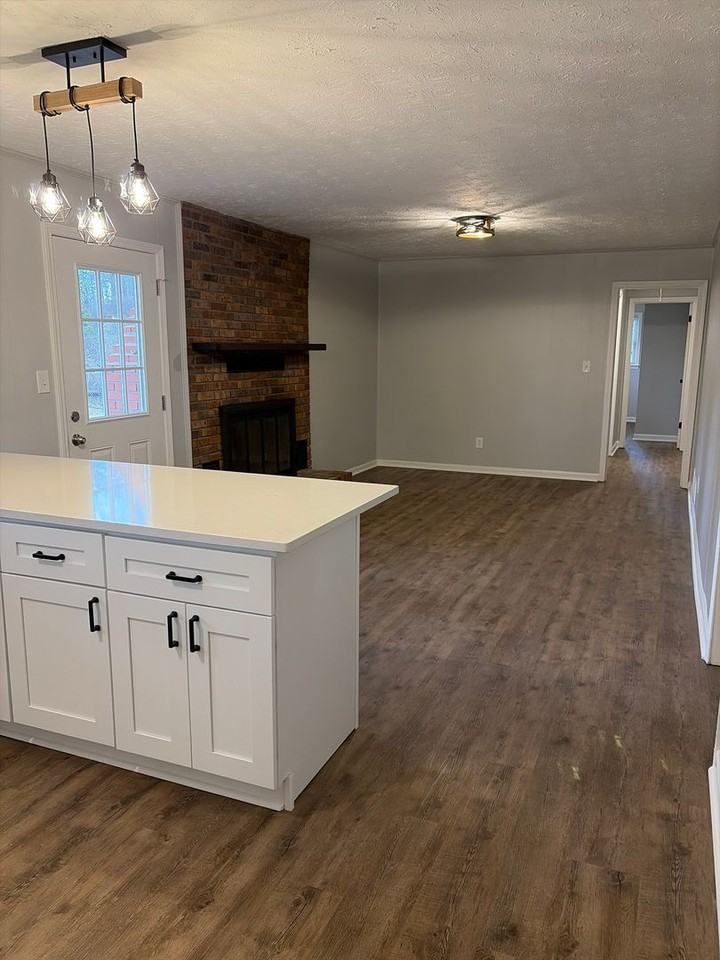 4037 Compton Cir - Photo 5 of 22