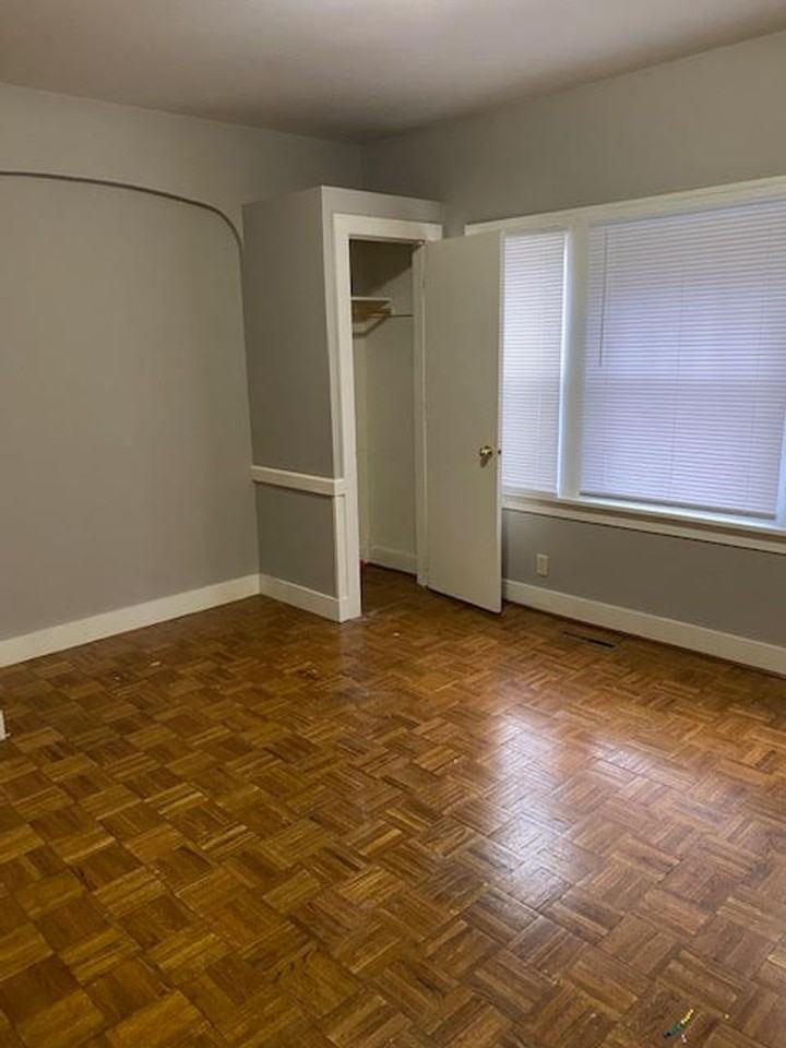 407 8th Ave S - Photo 5 of 9