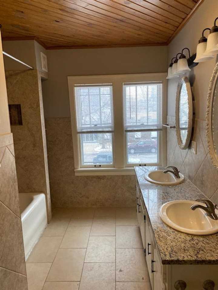 407 8th Ave S - Photo 6 of 9