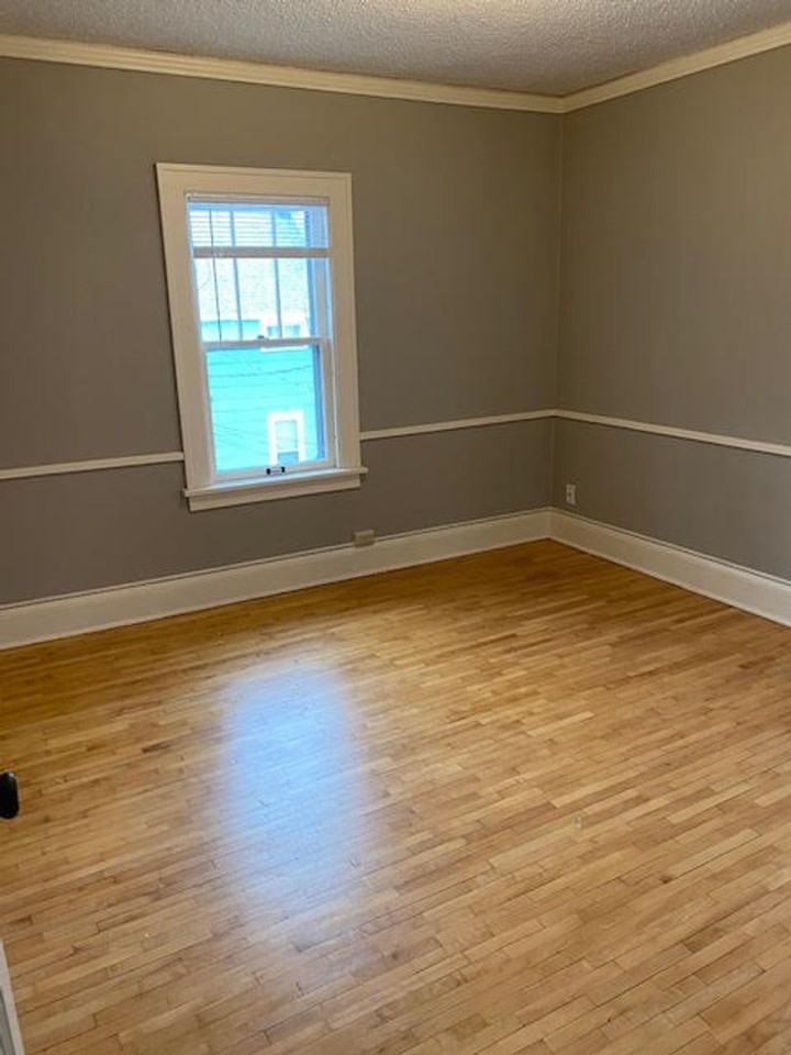 407 8th Ave S - Photo 7 of 9