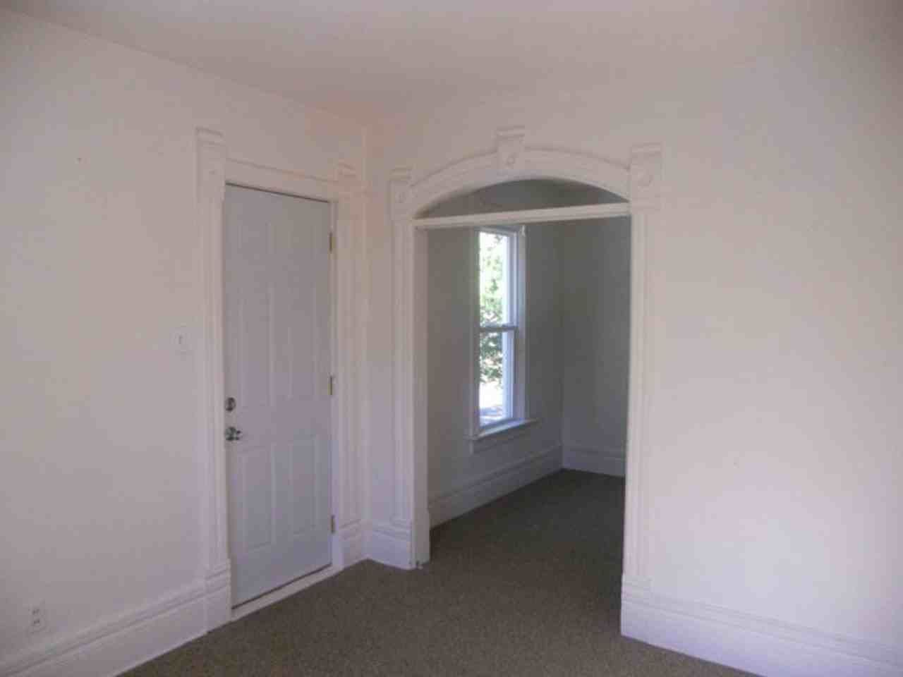 205 1/2 Park St - Photo 6 of 10