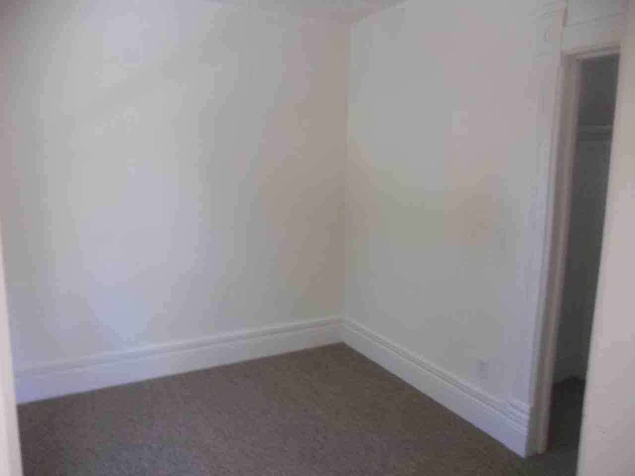 205 1/2 Park St - Photo 7 of 10