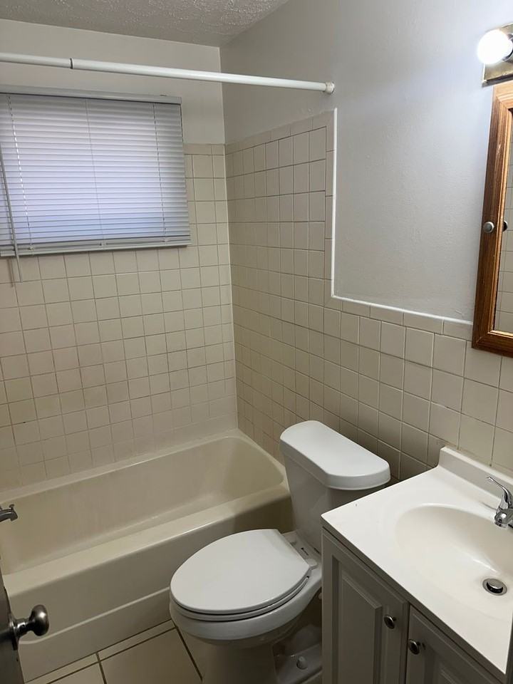 48 Crescent Dr - Photo 2 of 5