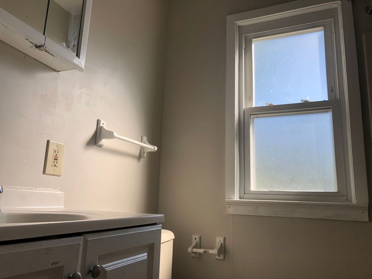 14412 Rockside Rd - Photo 2 of 7