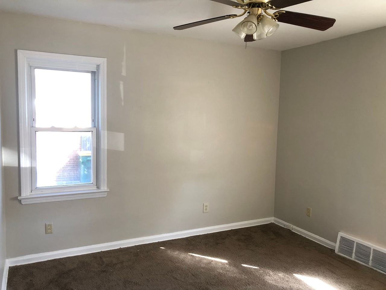 14412 Rockside Rd - Photo 4 of 7