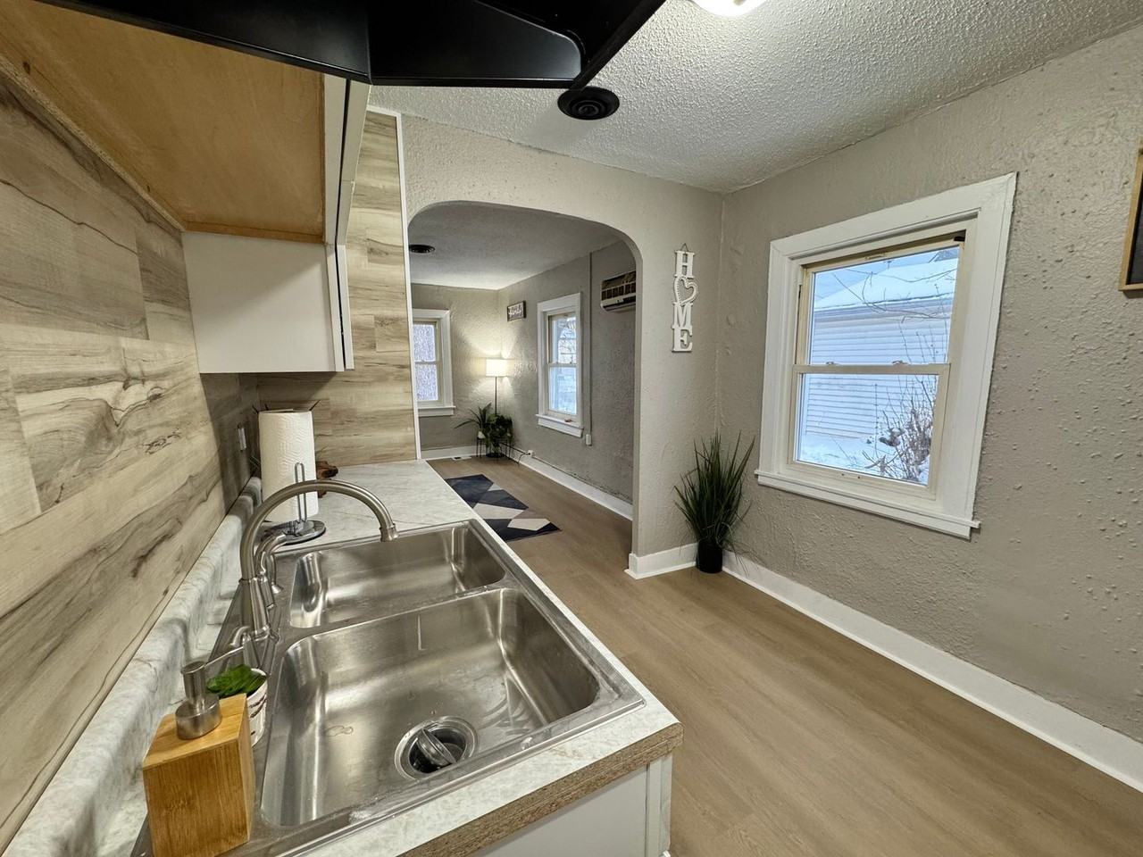 911 Ashland Ave - Photo 4 of 23