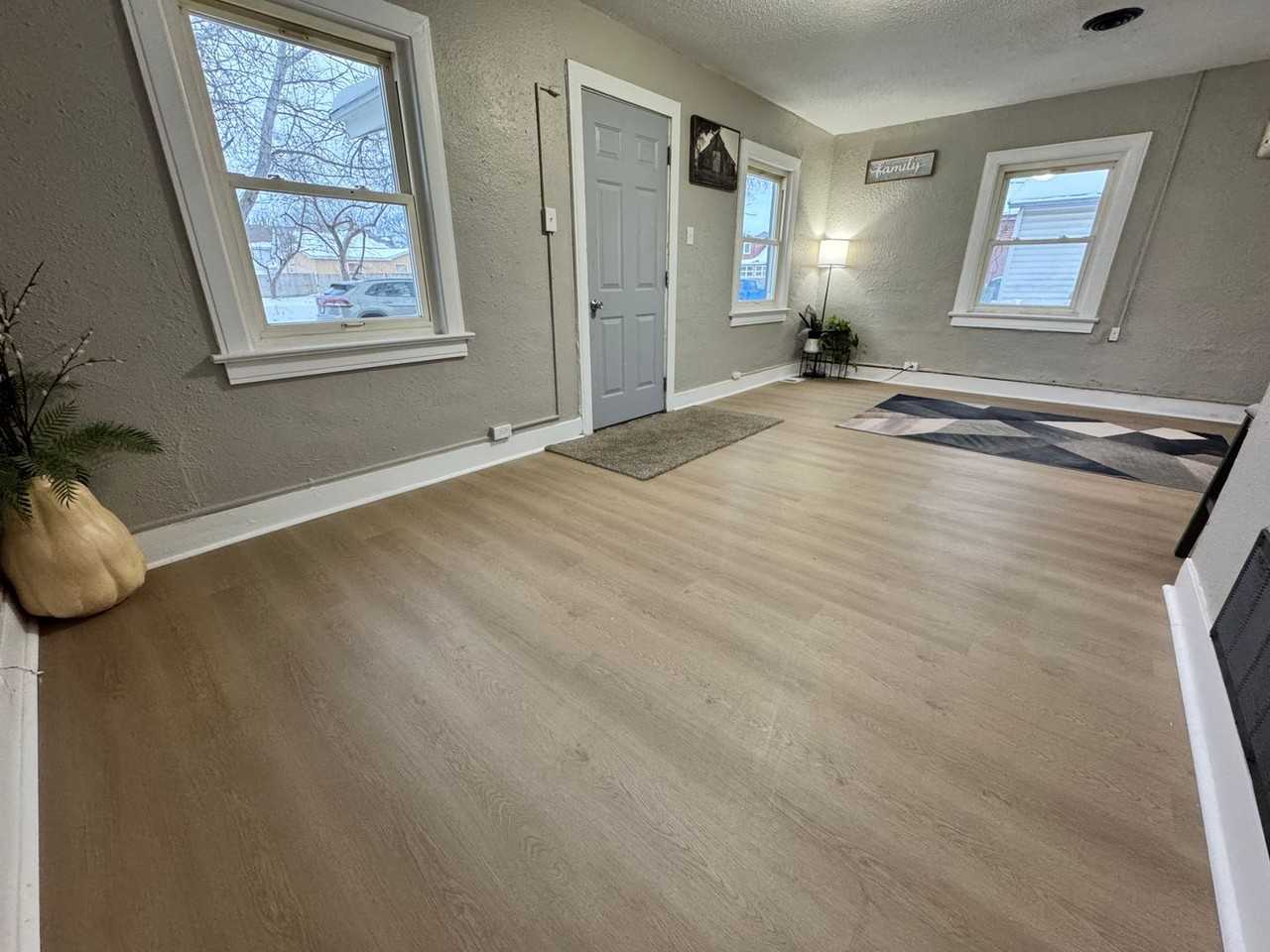 911 Ashland Ave - Photo 6 of 23