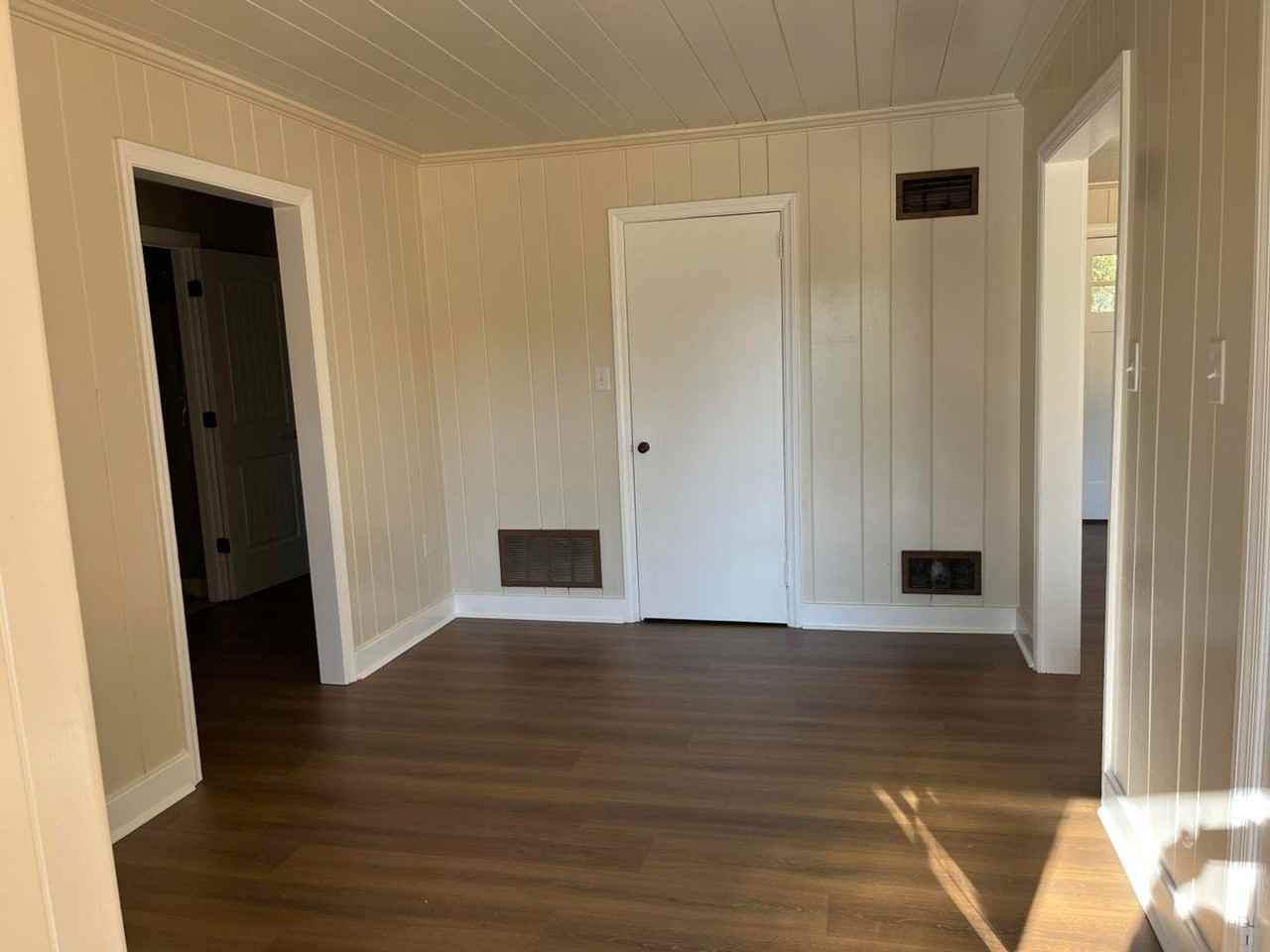 2110 Broome Rd - Photo 3 of 16