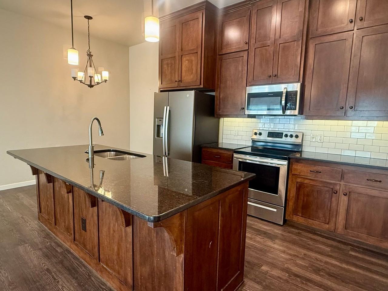 6521 Bentwood Villas Dr #B - Photo 4 of 16