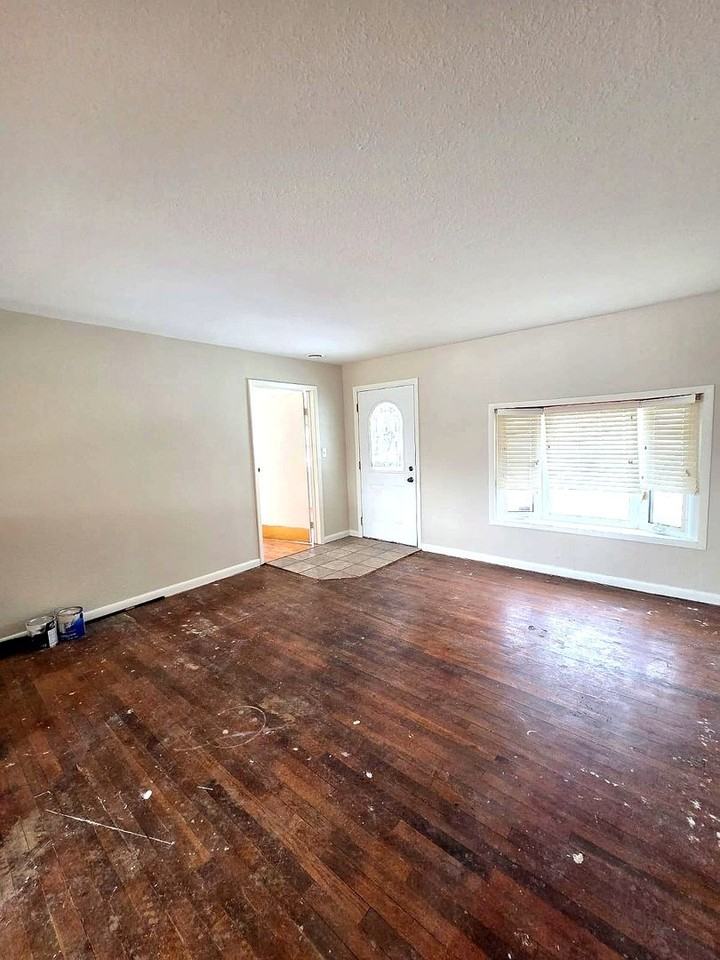 14315 Ledgewood Ave - Photo 2 of 5