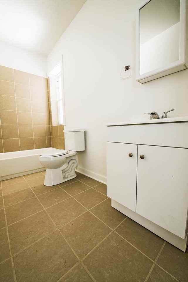 7135 S Blackstone Chicago, IL 60619 - Photo 4 of 29