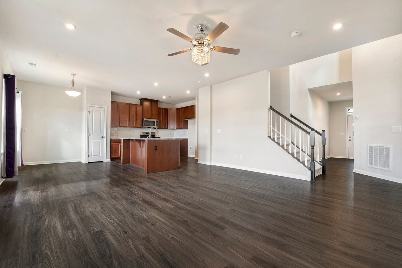 1669 Ripley Woods St - Photo 4 of 22