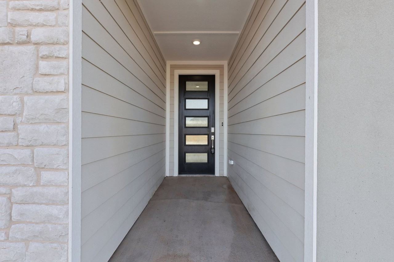 18024 Anthem Blvd - Photo 2 of 35