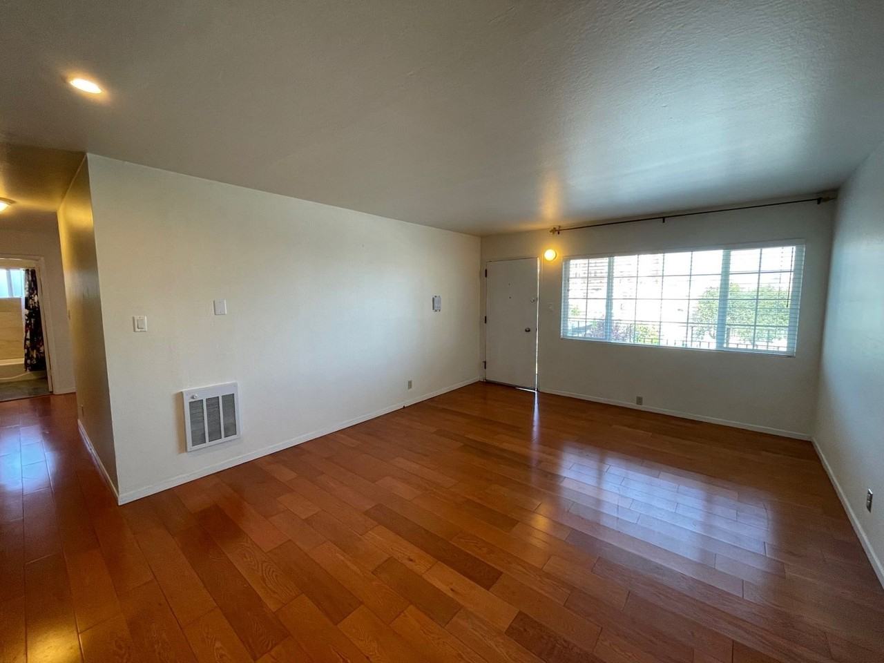 2960 Mission St - Photo 3 of 13