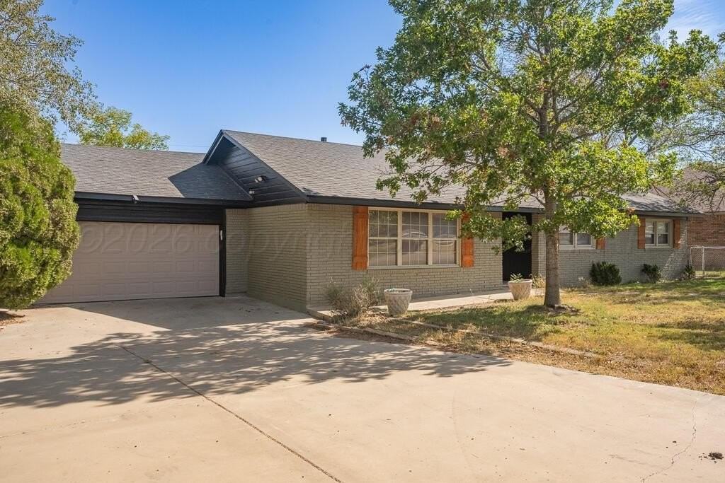 403 Palo Duro Dr - Photo 2 of 30