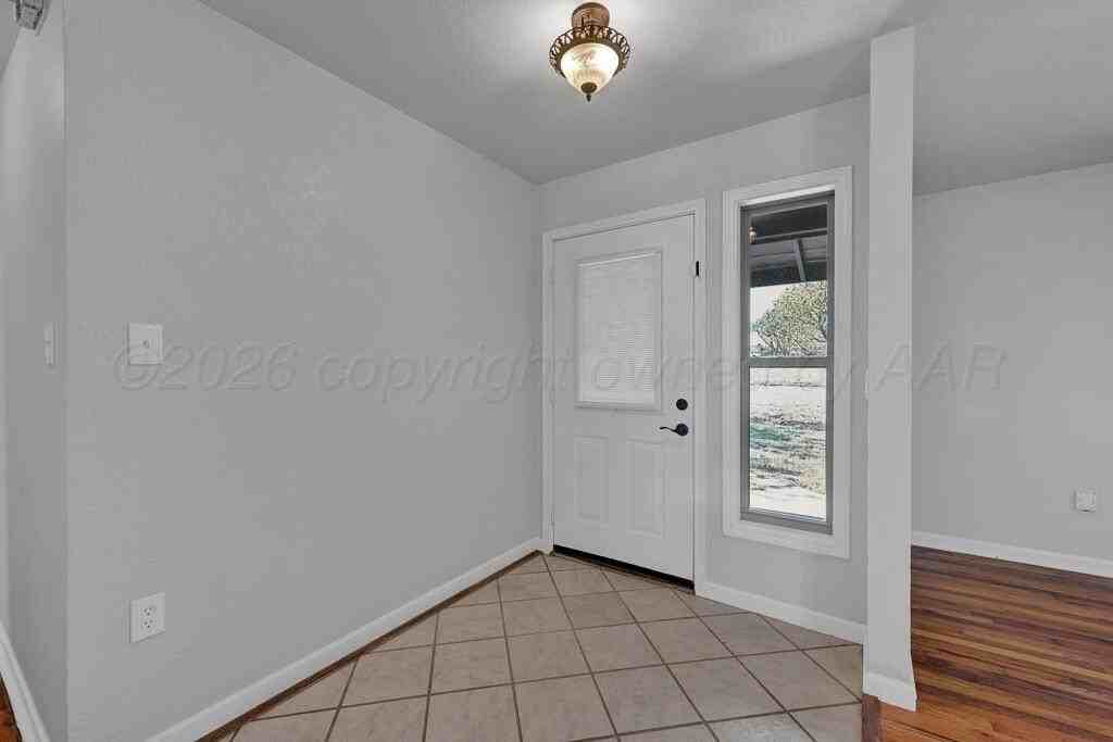 403 Palo Duro Dr - Photo 5 of 30