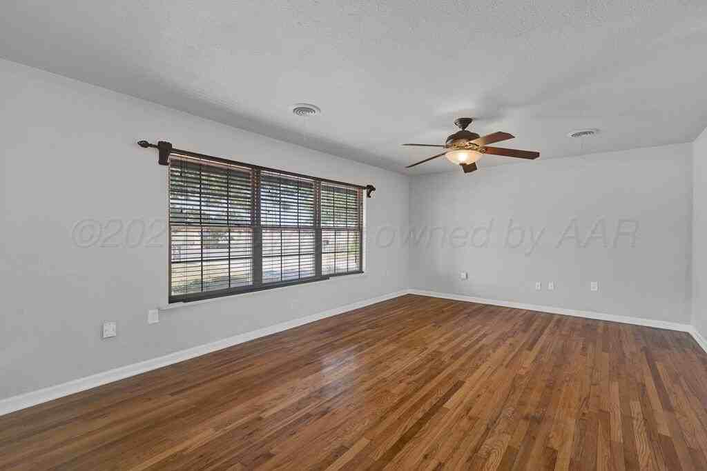 403 Palo Duro Dr - Photo 6 of 30