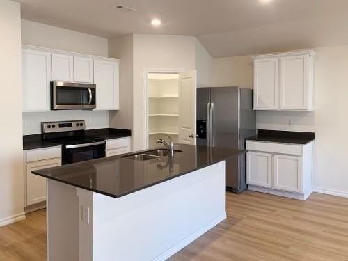 1308 Bates St - Photo 5 of 11