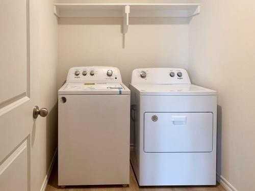 1308 Bates St - Photo 6 of 11