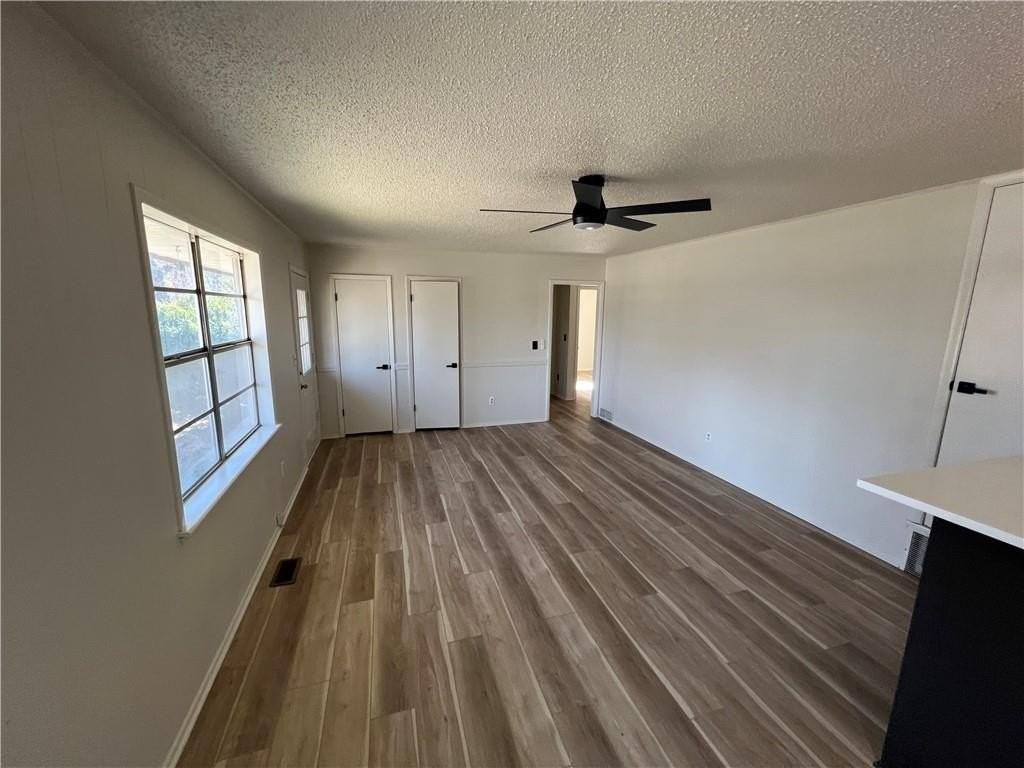 2 Lancaster Dr - Photo 4 of 9