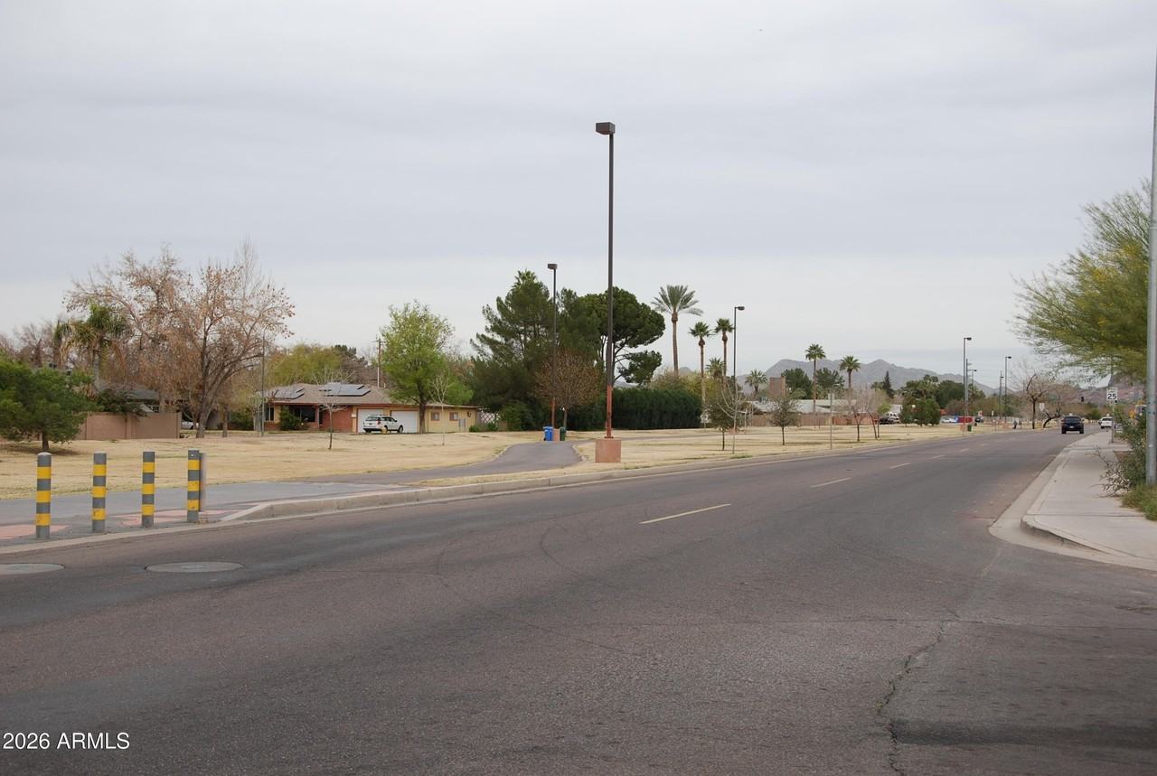 2611 N 48th St Unit 4 #4 - Photo 2 of 23