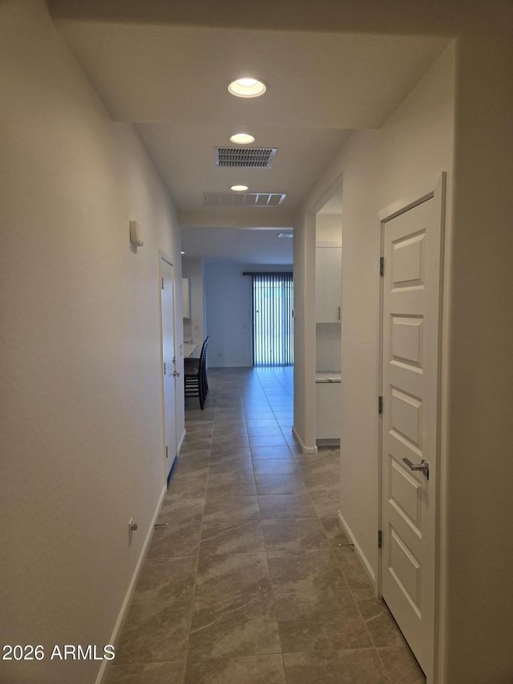 25046 N 174th Ave - Photo 4 of 29