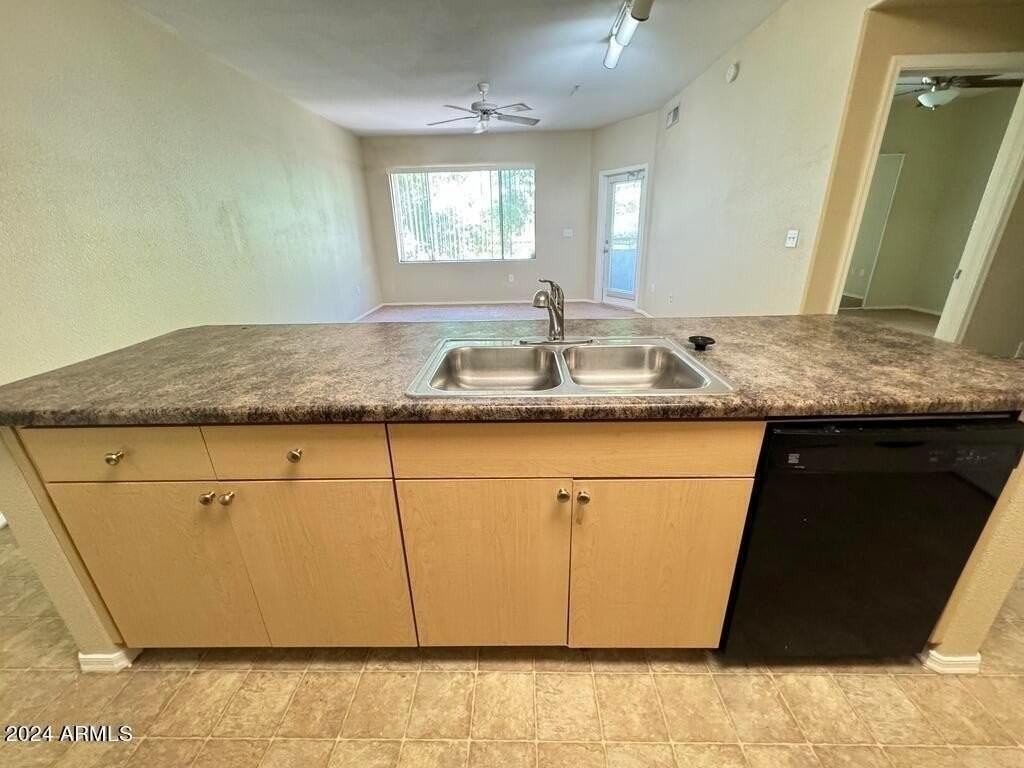 18416 N Cave Creek Rd Apt 2027 #2027 - Photo 4 of 5