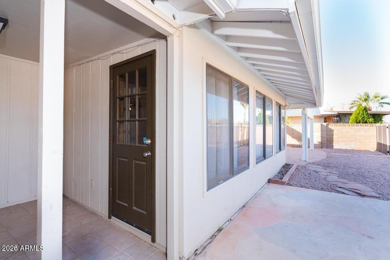 320 E Ellis Dr - Photo 6 of 9