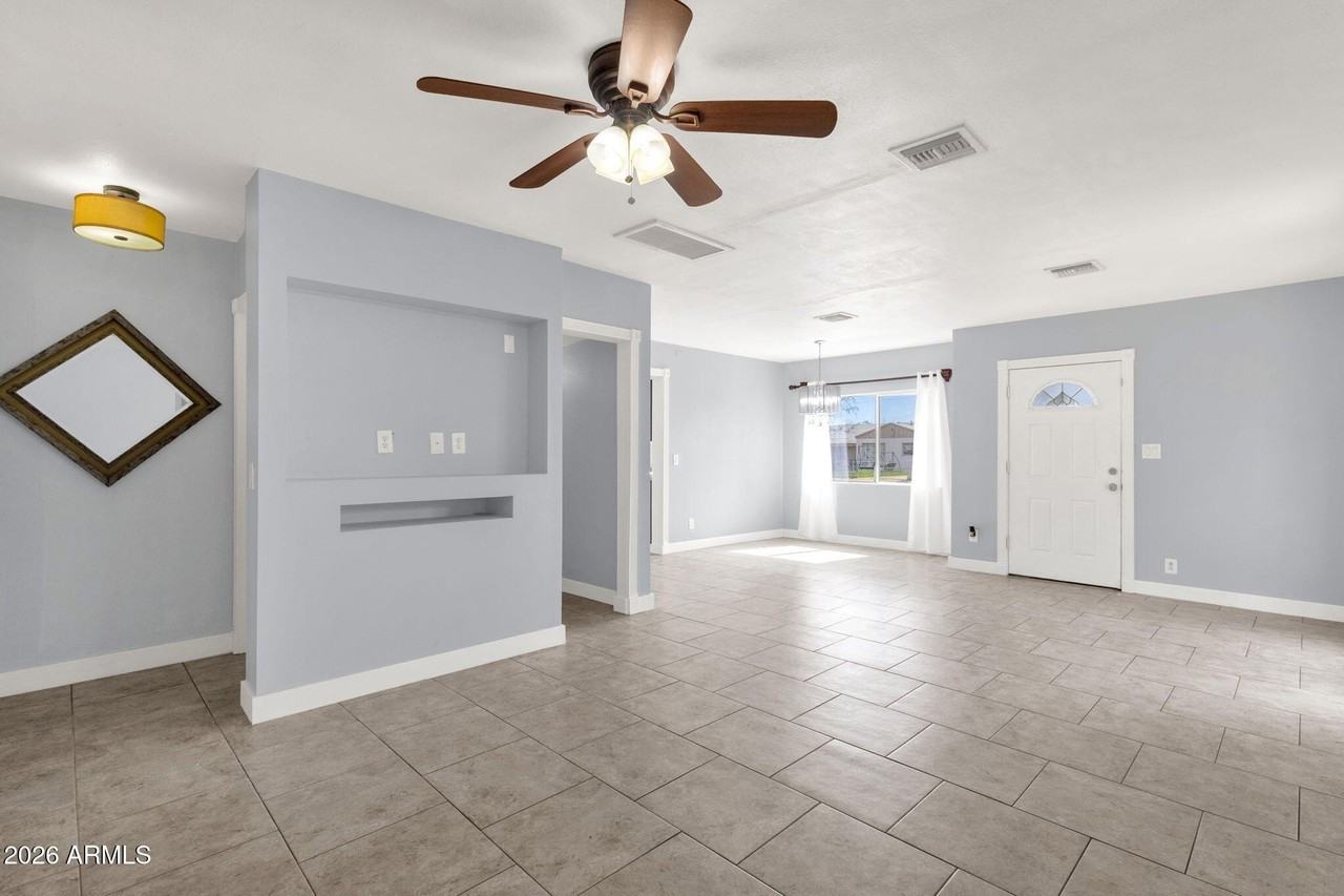 3428 W Willetta St - Photo 6 of 27