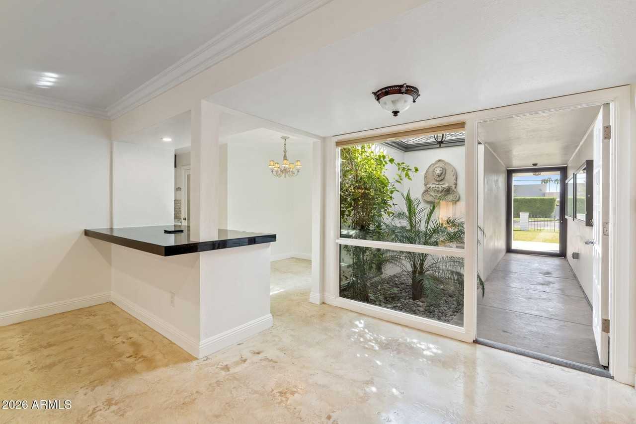 2614 E Osborn Rd - Photo 3 of 32