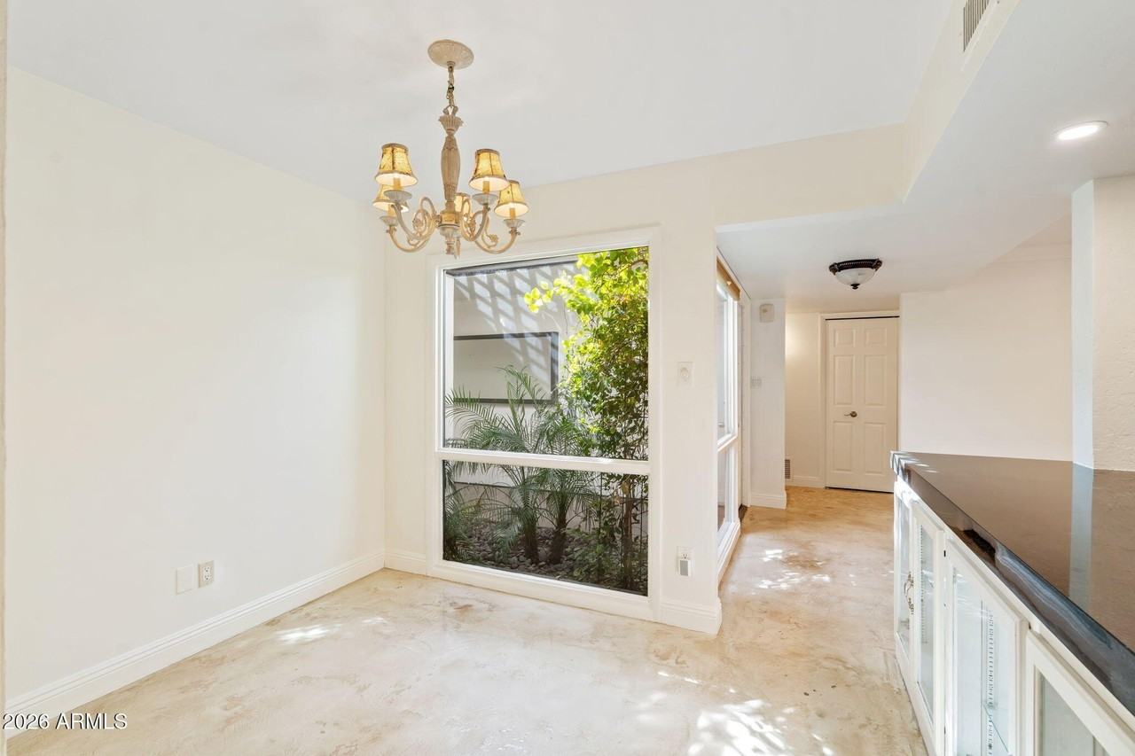 2614 E Osborn Rd - Photo 5 of 32